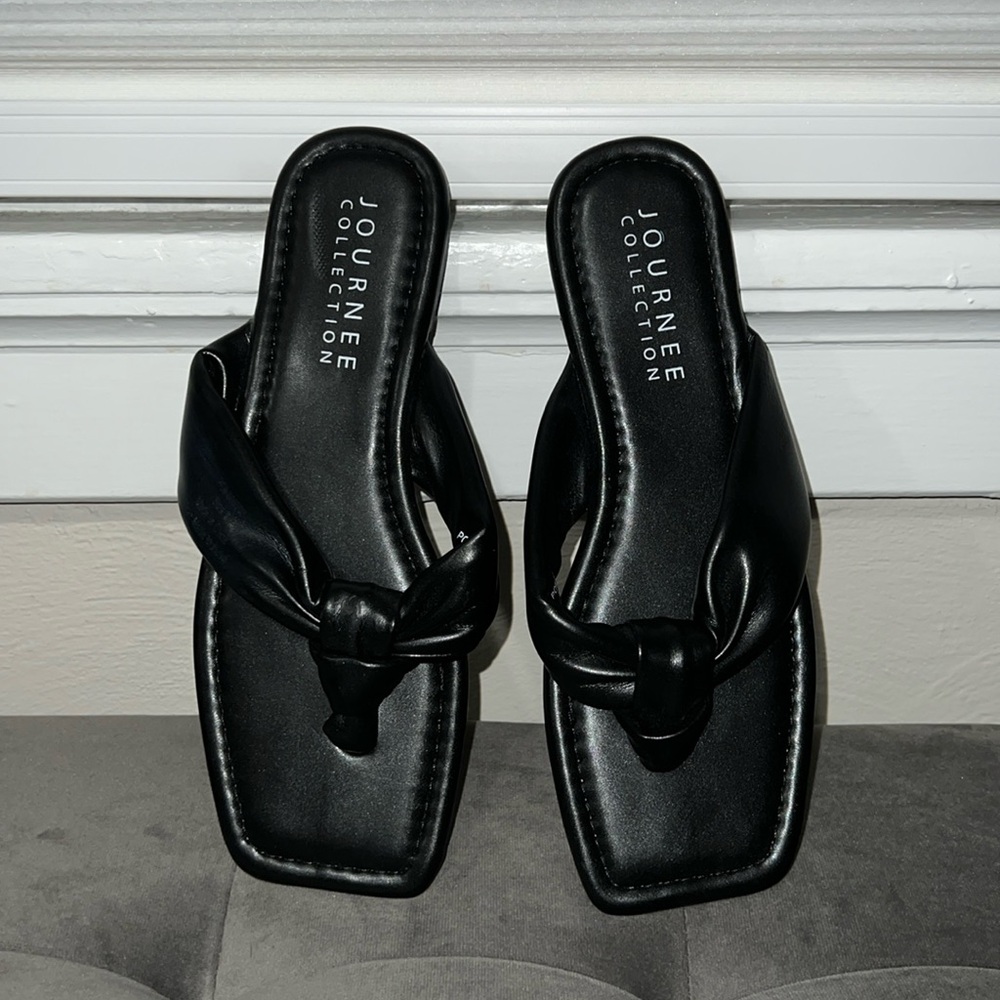 NEW Journee Sandals